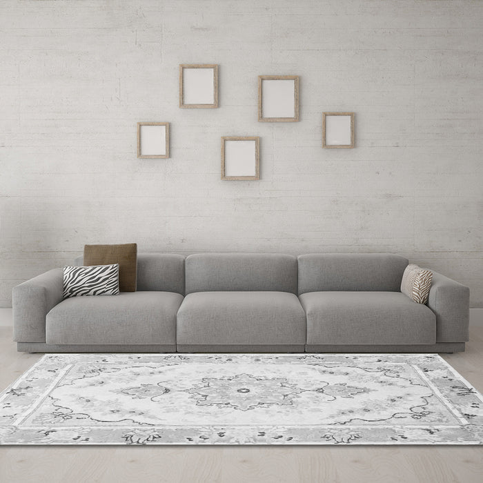 Machine Washable Persian Gray Traditional Rug in a Living Room,, wshtr4740gry