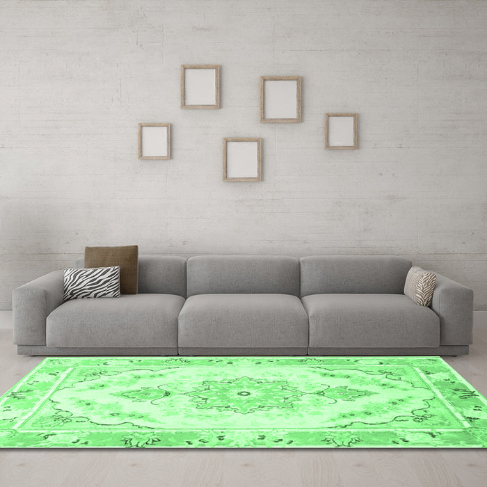 Machine Washable Persian Emerald Green Traditional Area Rugs in a Living Room,, wshtr4740emgrn