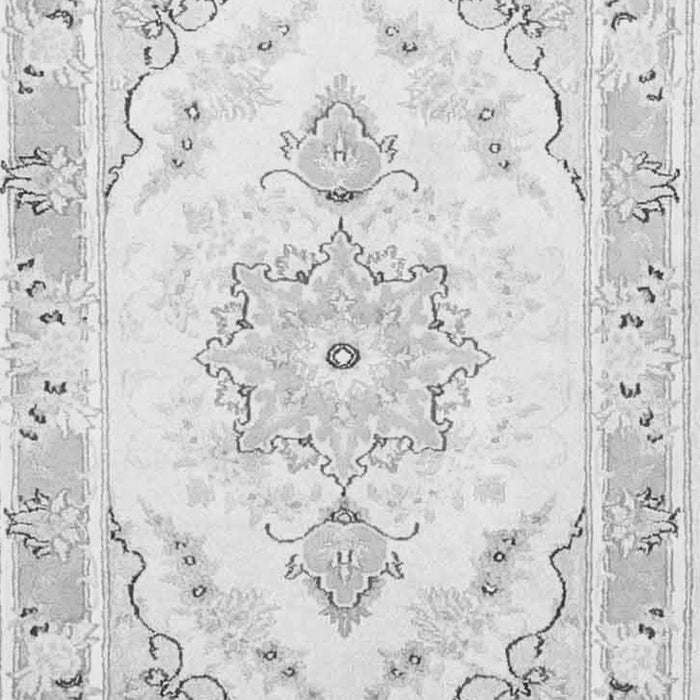 Serging Thickness of Machine Washable Persian Gray Traditional Rug, wshtr4740gry
