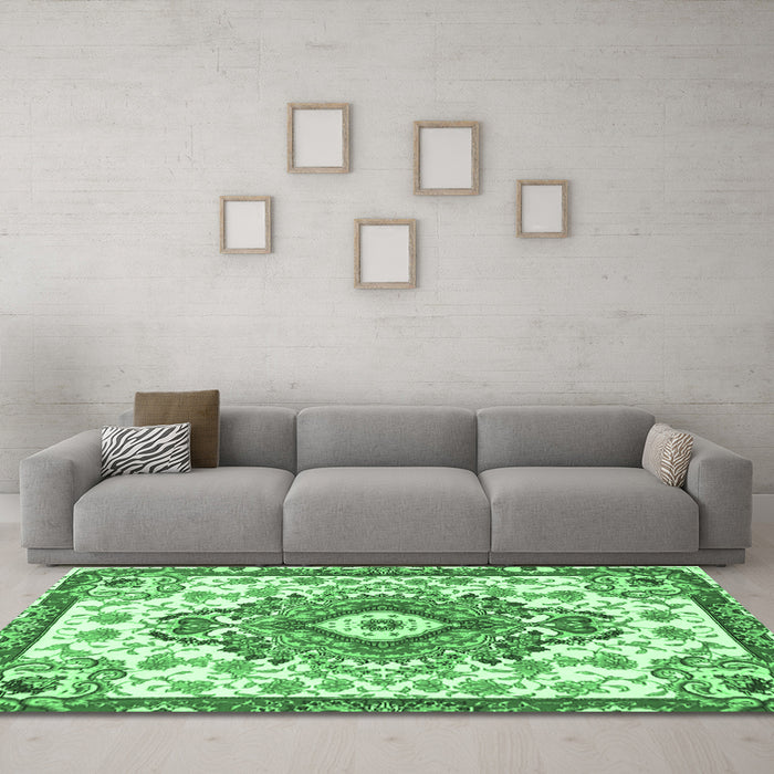 Machine Washable Persian Emerald Green Traditional Area Rugs in a Living Room,, wshtr4741emgrn