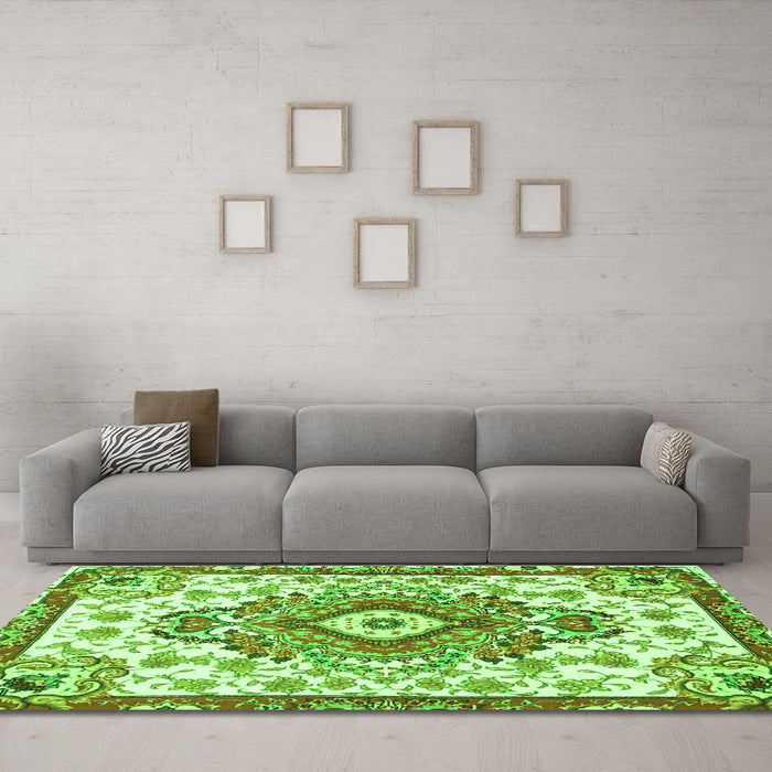 Machine Washable Persian Green Traditional Area Rugs in a Living Room,, wshtr4741grn