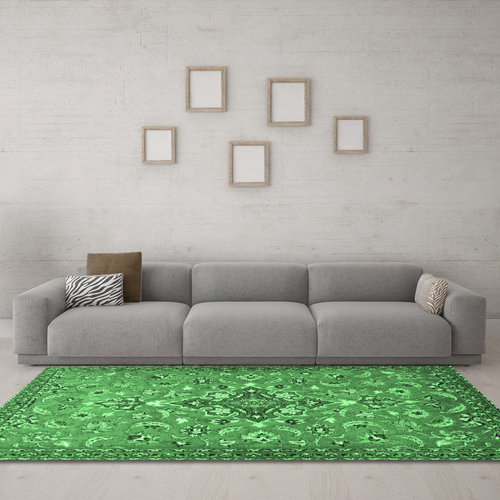 Machine Washable Persian Emerald Green Traditional Area Rugs in a Living Room,, wshtr4743emgrn