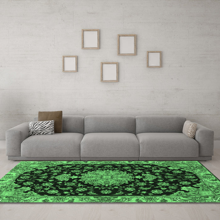 Machine Washable Medallion Emerald Green Traditional Area Rugs in a Living Room,, wshtr4744emgrn