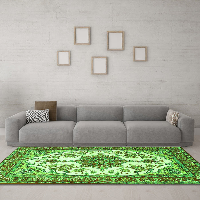 Machine Washable Medallion Green Traditional Area Rugs in a Living Room,, wshtr4748grn