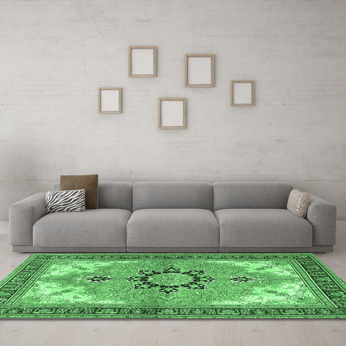Machine Washable Medallion Emerald Green Traditional Area Rugs in a Living Room,, wshtr4753emgrn