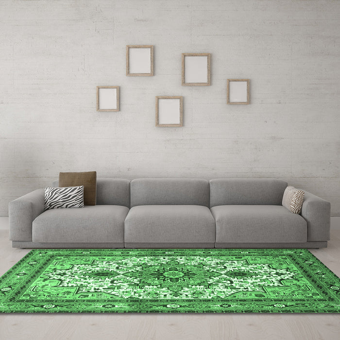 Machine Washable Persian Emerald Green Traditional Area Rugs in a Living Room,, wshtr4754emgrn
