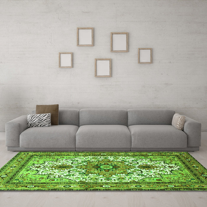Machine Washable Persian Green Traditional Area Rugs in a Living Room,, wshtr4754grn