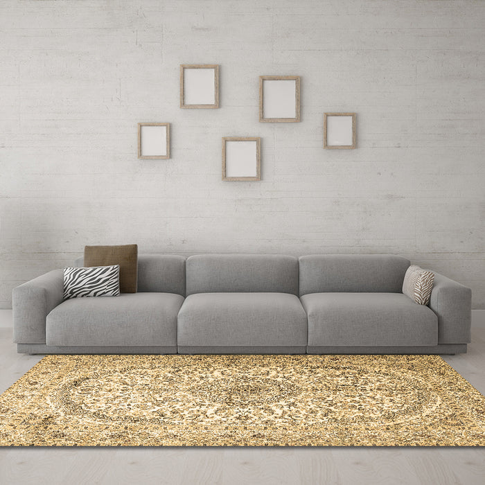 Machine Washable Persian Brown Traditional Rug in a Living Room,, wshtr4755brn