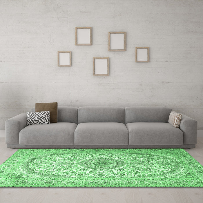 Machine Washable Persian Emerald Green Traditional Area Rugs in a Living Room,, wshtr4755emgrn