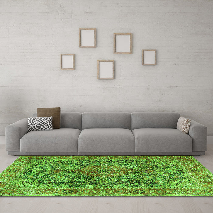 Machine Washable Medallion Green Traditional Area Rugs in a Living Room,, wshtr4758grn