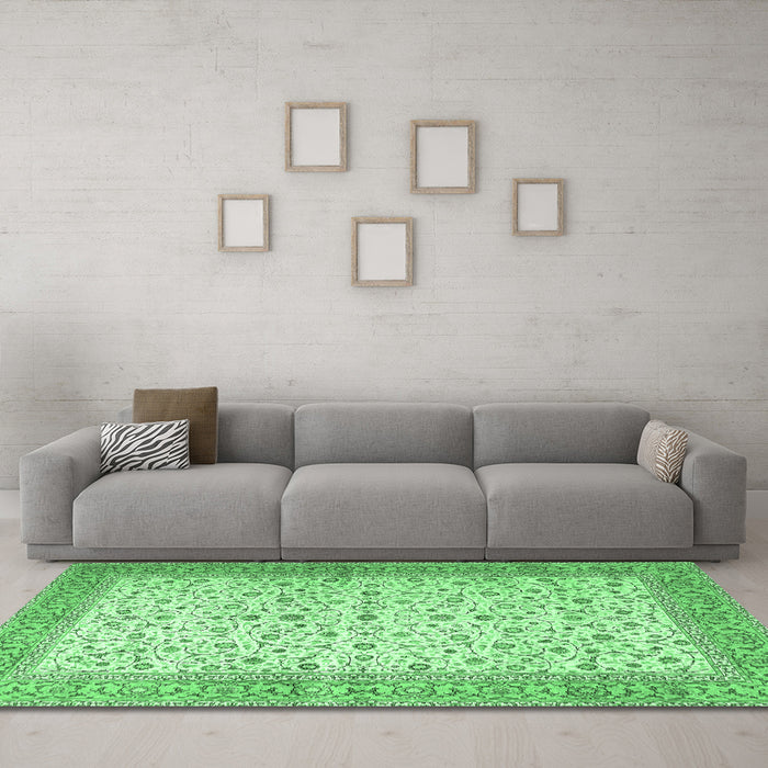 Machine Washable Persian Emerald Green Traditional Area Rugs in a Living Room,, wshtr4760emgrn