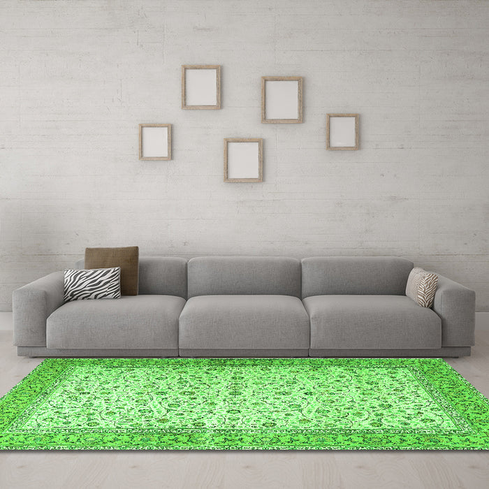 Machine Washable Persian Green Traditional Area Rugs in a Living Room,, wshtr4760grn