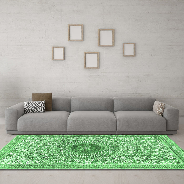 Machine Washable Medallion Emerald Green Traditional Area Rugs in a Living Room,, wshtr4763emgrn