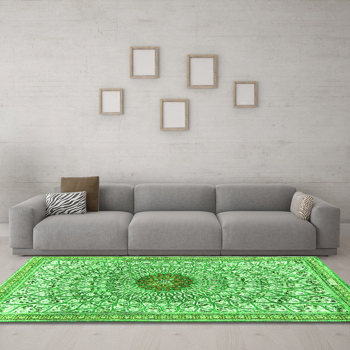 Machine Washable Medallion Green Traditional Area Rugs in a Living Room,, wshtr4763grn