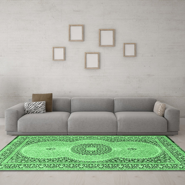 Machine Washable Medallion Emerald Green Traditional Area Rugs in a Living Room,, wshtr4764emgrn