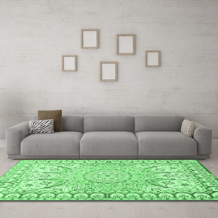 Machine Washable Medallion Emerald Green Traditional Area Rugs in a Living Room,, wshtr4765emgrn