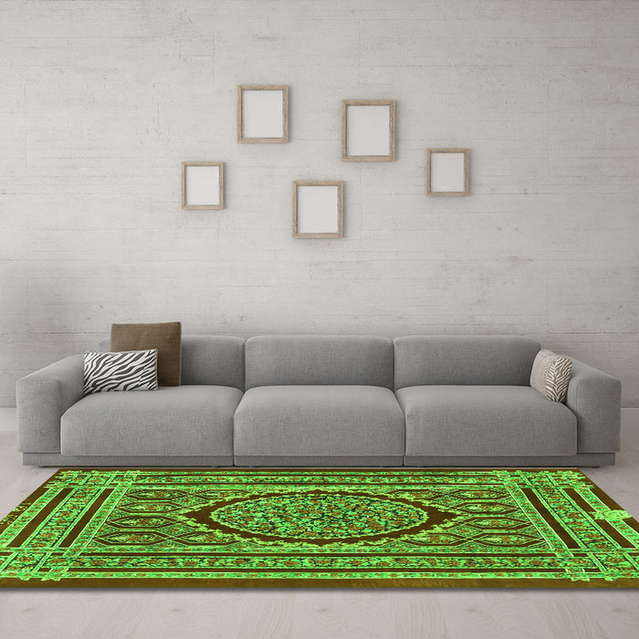 Machine Washable Medallion Green Traditional Area Rugs in a Living Room,, wshtr4766grn