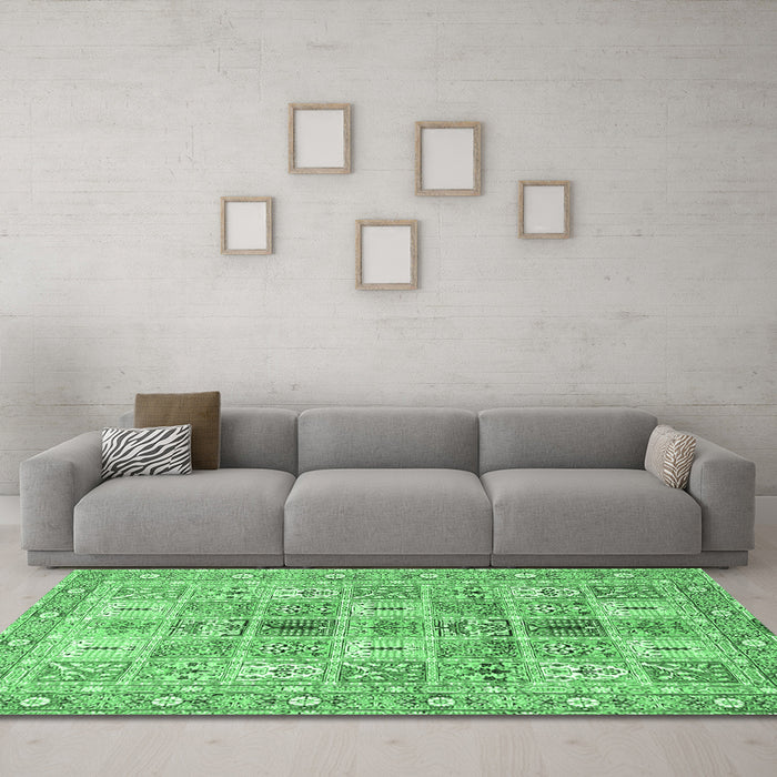 Machine Washable Persian Emerald Green Traditional Area Rugs in a Living Room,, wshtr4767emgrn