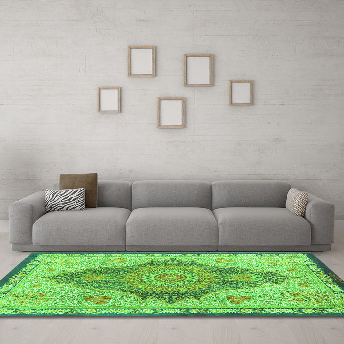 Machine Washable Persian Green Traditional Area Rugs in a Living Room,, wshtr4768grn