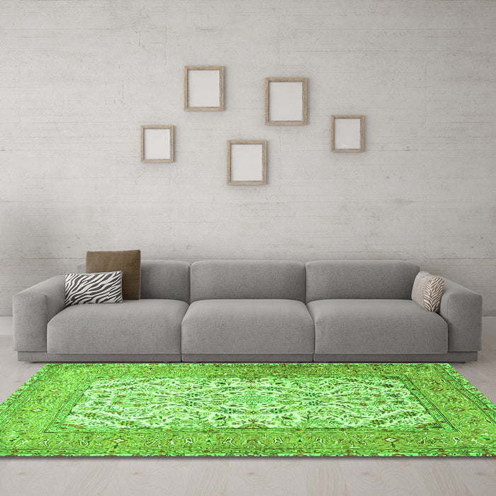 Machine Washable Persian Green Traditional Area Rugs in a Living Room,, wshtr4769grn