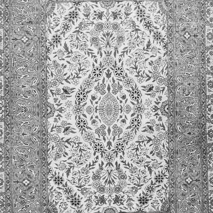 Serging Thickness of Machine Washable Persian Gray Traditional Rug, wshtr4769gry