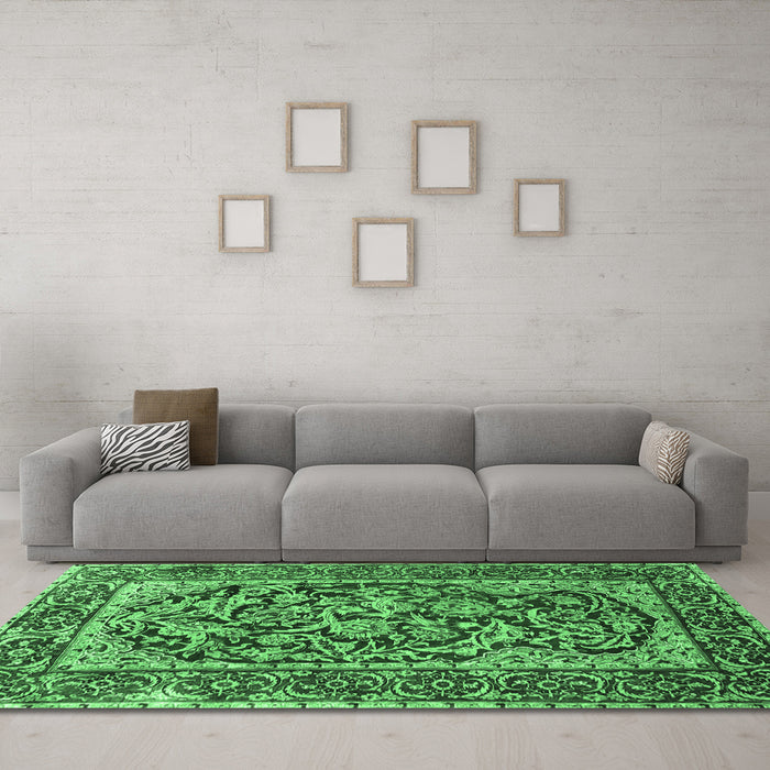 Machine Washable Persian Emerald Green Traditional Area Rugs in a Living Room,, wshtr4770emgrn