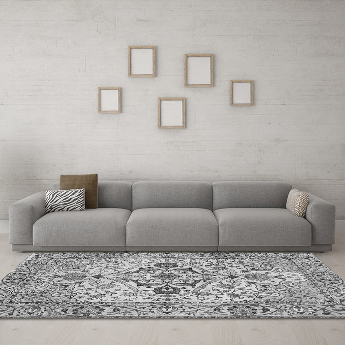 Machine Washable Medallion Gray Traditional Rug in a Living Room,, wshtr4772gry