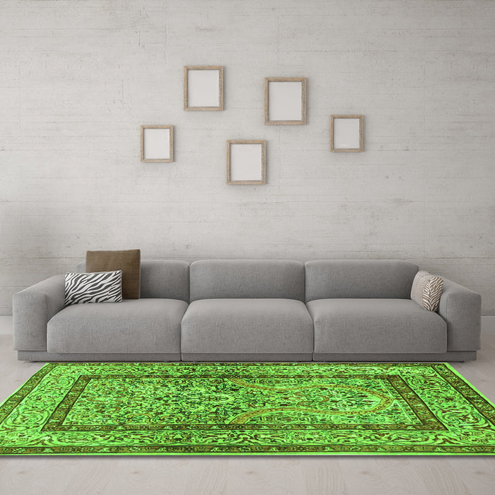 Machine Washable Animal Green Traditional Area Rugs in a Living Room,, wshtr4773grn