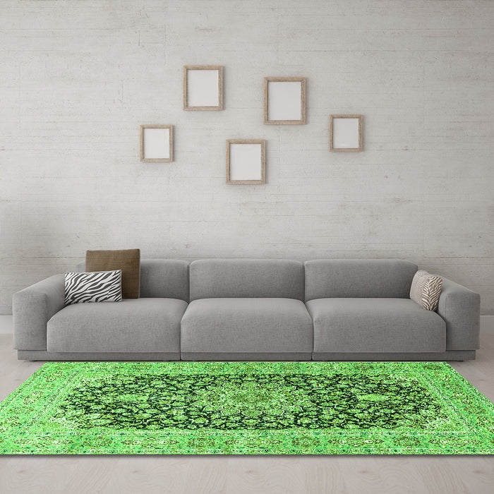Machine Washable Medallion Green Traditional Area Rugs in a Living Room,, wshtr4775grn