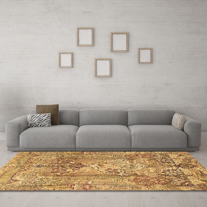 Machine Washable Persian Brown Traditional Rug in a Living Room,, wshtr4777brn