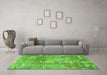 Machine Washable Persian Green Traditional Area Rugs in a Living Room,, wshtr4777grn