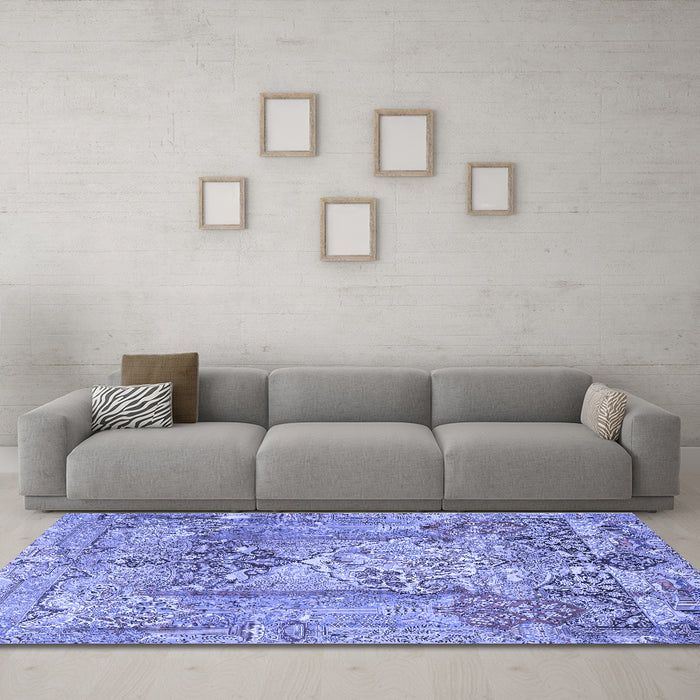 Machine Washable Persian Blue Traditional Rug in a Living Room, wshtr4777blu