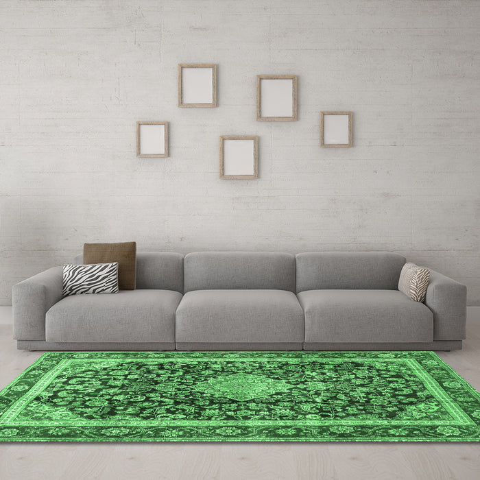 Machine Washable Medallion Emerald Green Traditional Area Rugs in a Living Room,, wshtr4778emgrn