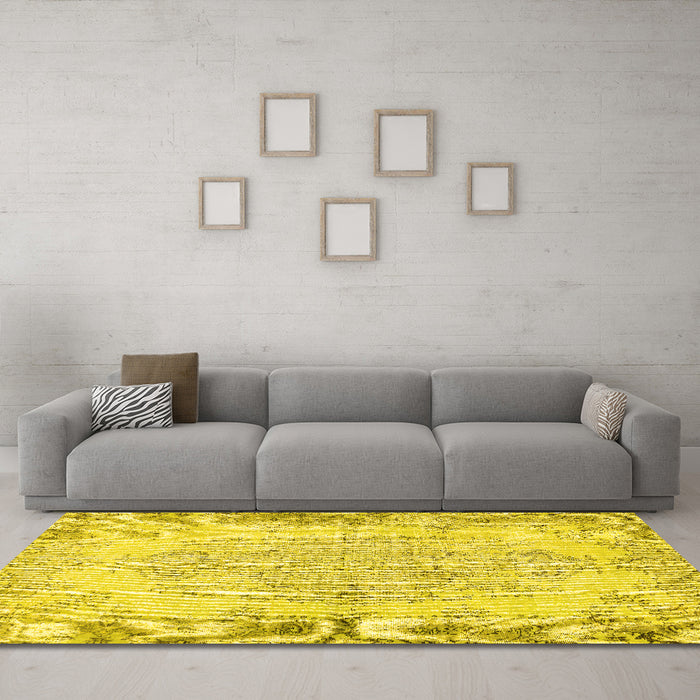 Machine Washable Persian Yellow Traditional Rug in a Living Room, wshtr477yw