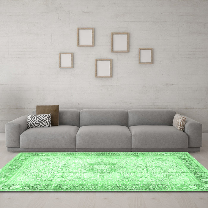 Machine Washable Persian Emerald Green Traditional Area Rugs in a Living Room,, wshtr4783emgrn