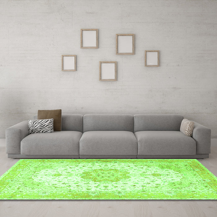 Machine Washable Medallion Green Traditional Area Rugs in a Living Room,, wshtr4784grn