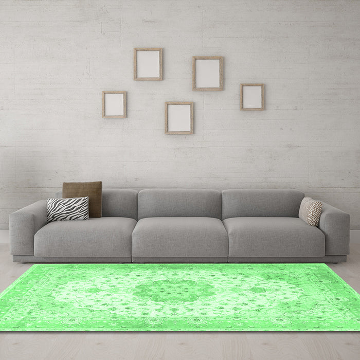 Machine Washable Medallion Emerald Green Traditional Area Rugs in a Living Room,, wshtr4784emgrn