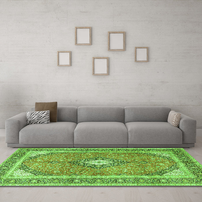 Machine Washable Medallion Green Traditional Area Rugs in a Living Room,, wshtr4786grn