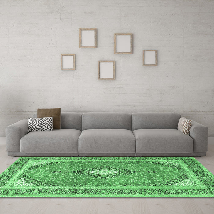 Machine Washable Medallion Emerald Green Traditional Area Rugs in a Living Room,, wshtr4786emgrn