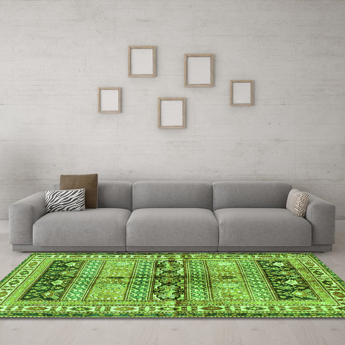 Machine Washable Persian Green Traditional Area Rugs in a Living Room,, wshtr4788grn
