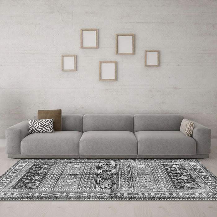 Machine Washable Persian Gray Traditional Rug in a Living Room,, wshtr4788gry