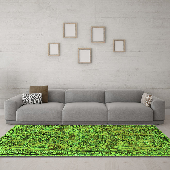 Machine Washable Oriental Green Traditional Area Rugs in a Living Room,, wshtr4789grn