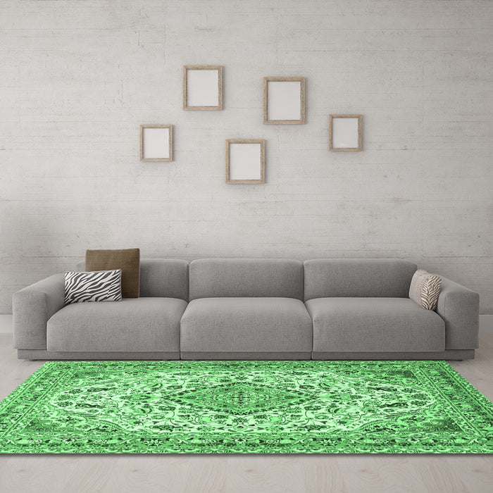 Machine Washable Medallion Emerald Green Traditional Area Rugs in a Living Room,, wshtr4790emgrn