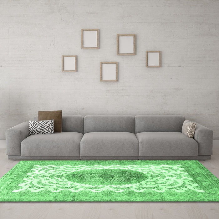 Machine Washable Medallion Emerald Green Traditional Area Rugs in a Living Room,, wshtr4792emgrn