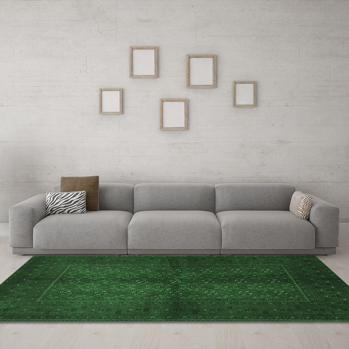 Machine Washable Persian Emerald Green Traditional Area Rugs in a Living Room,, wshtr4794emgrn