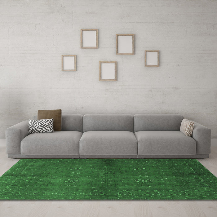 Machine Washable Persian Emerald Green Traditional Area Rugs in a Living Room,, wshtr4795emgrn