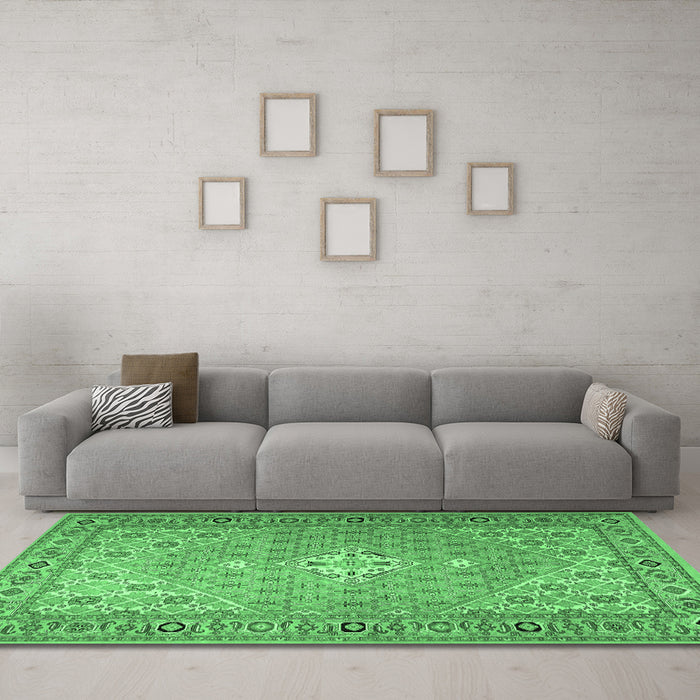 Machine Washable Persian Emerald Green Traditional Area Rugs in a Living Room,, wshtr4797emgrn