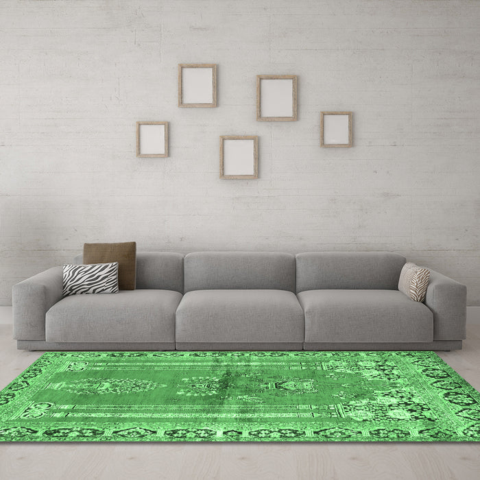 Machine Washable Persian Emerald Green Traditional Area Rugs in a Living Room,, wshtr4798emgrn