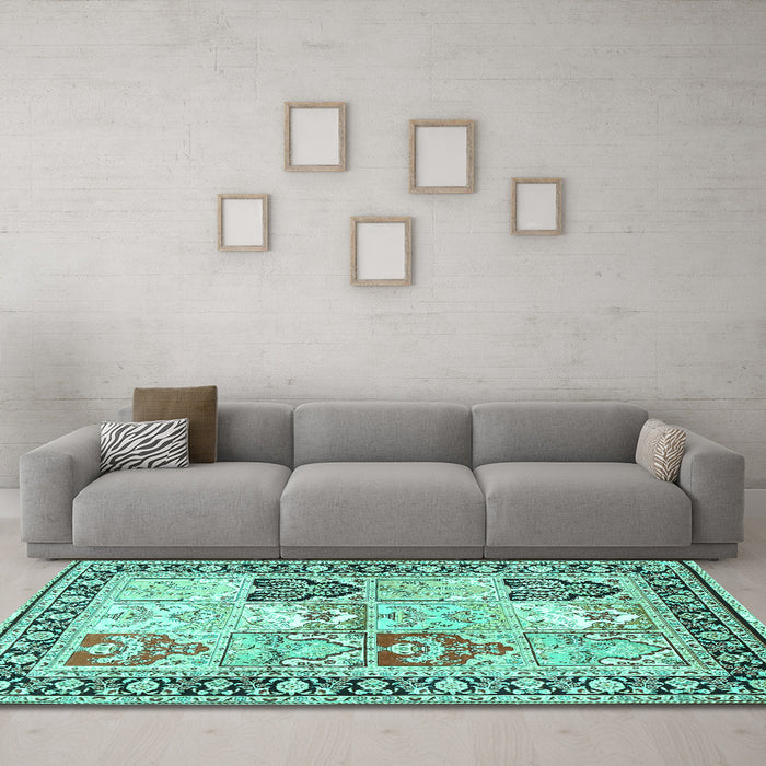 Machine Washable Persian Turquoise Traditional Area Rugs in a Living Room,, wshtr4799turq
