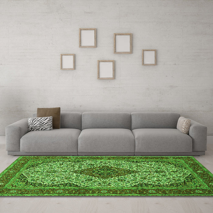 Machine Washable Medallion Green Traditional Area Rugs in a Living Room,, wshtr479grn